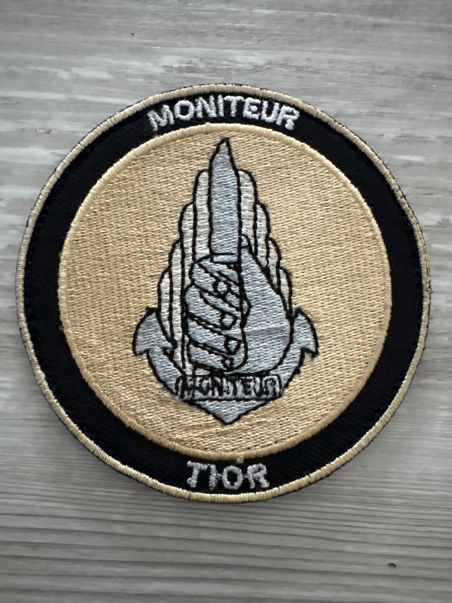 Moniteur Tior Sable