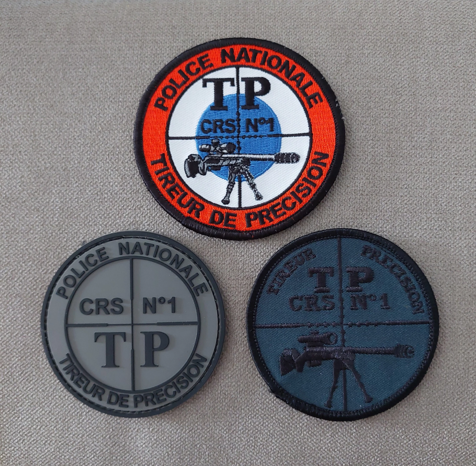 Lot 3 écussons CRS1